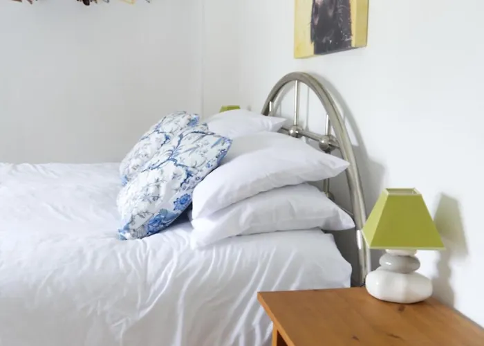 Le Des Violettes Casa de Férias Ger (Manche)